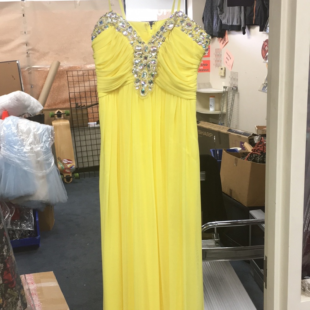 Beautiful Yellow and Crystal Evening Gown Size 9